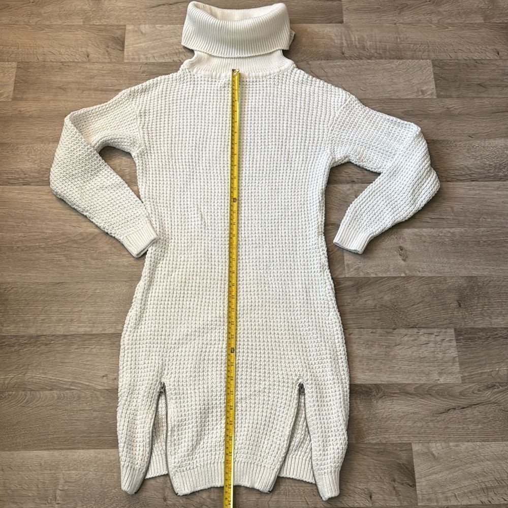Venus Cream Dream. Size Medium. Sweater dress. - Picture 2 of 5